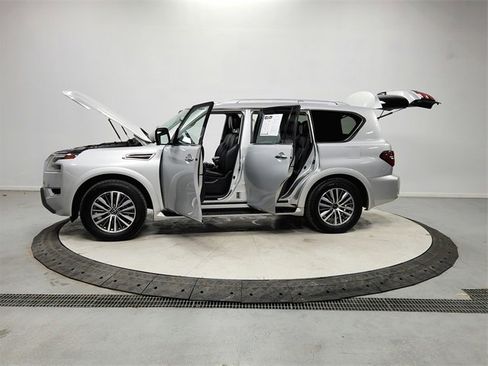 Used 2024 Nissan Armada SL image 12