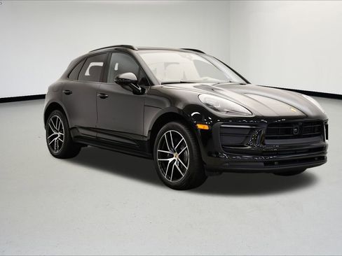 Used 2025 Porsche Macan Turbo image 9