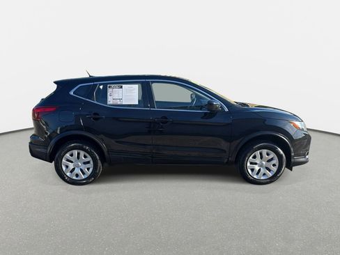 Used 2018 Nissan Rogue Sport S image 4