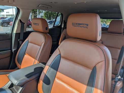 Used 2019 GMC Acadia SLT AWD/4WD image 14