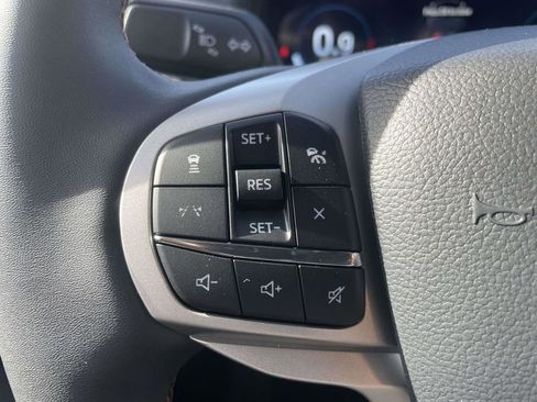 New 2026 Ford Explorer Active RWD image 24