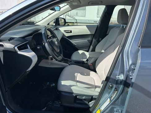 Certified 2025 Toyota Corolla Cross L image 10