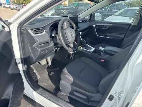Used 2023 Toyota RAV4 LE image 9