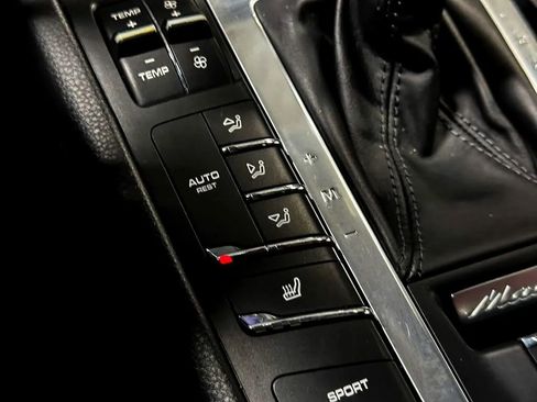 Used 2017 Porsche Macan GTS AWD/4WD image 44