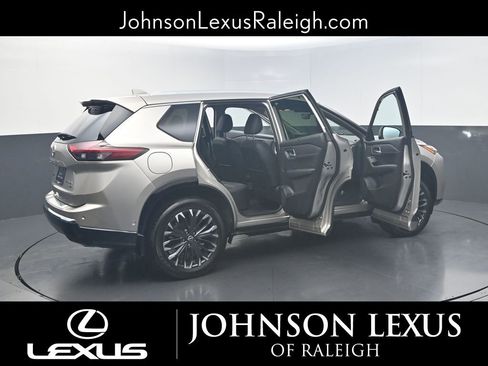 Used 2024 Nissan Rogue Platinum w/ Platinum Premium Package image 22