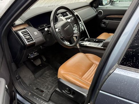 Used 2018 Land Rover Discovery HSE AWD/4WD image 3