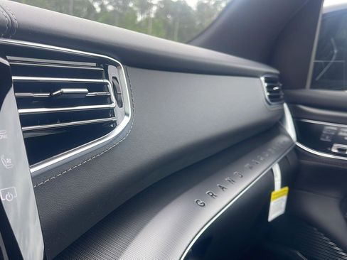 New 2026 Jeep Grand Wagoneer Summit AWD/4WD image 20