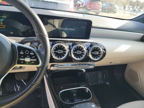 Used 2022 Mercedes-Benz A 220 image 6