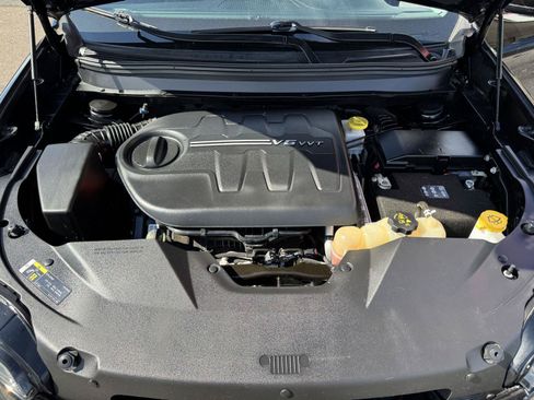Used 2019 Jeep Cherokee Limited AWD/4WD image 11