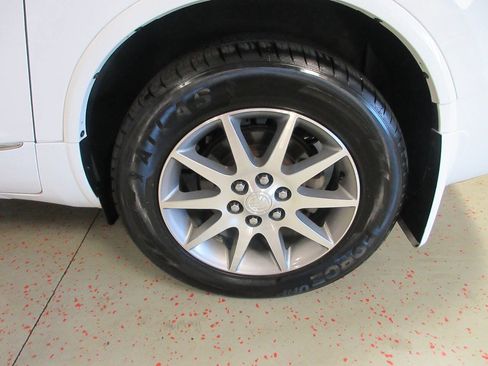 Used 2016 Buick Enclave Leather AWD/4WD image 28