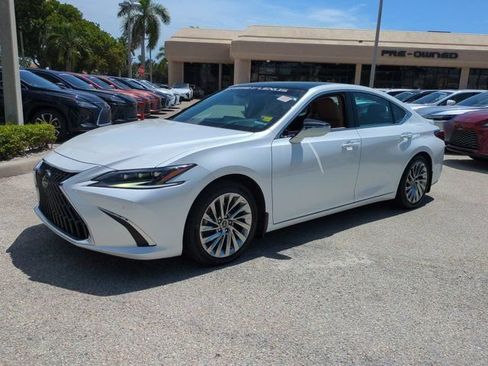 Certified 2022 Lexus ES 350 Ultra Luxury w/ Accessory Package 2 FWD image 8