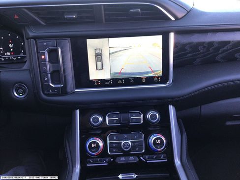Used 2023 GMC Yukon Denali w/ Denali Reserve Package image 9