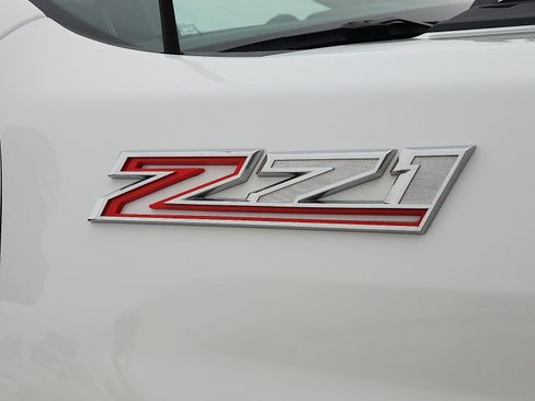 Used 2025 Chevrolet Silverado 2500 LT AWD/4WD image 8