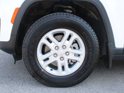 Used 2025 Jeep Grand Cherokee Laredo w/ MOPAR Finishing Package RWD image 34