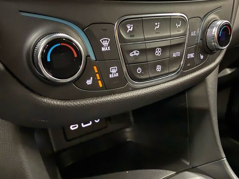 Certified 2024 Chevrolet Equinox LT FWD image 38