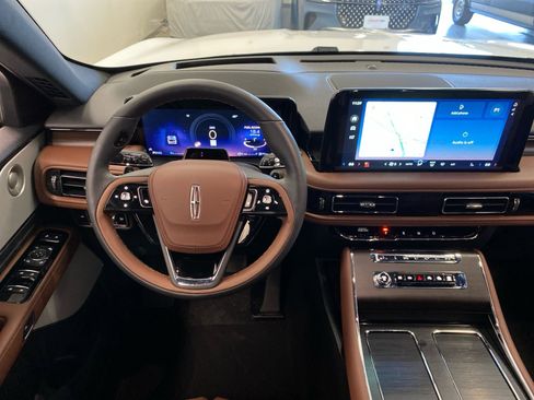 New 2026 Lincoln Aviator Reserve w/ Luxury Package image 12