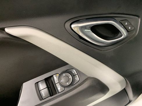Used 2020 Chevrolet Camaro LT image 14