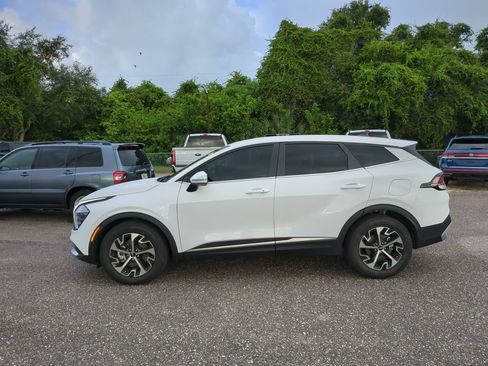 Used 2025 Kia Sportage EX FWD image 2