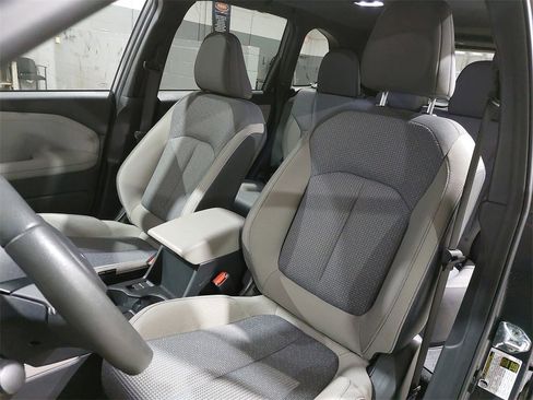 Used 2025 Subaru Forester Premium w/ Convenience Package #1 image 16