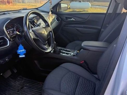 Used 2019 Chevrolet Equinox LT w/ Sun & Navigation Package image 5