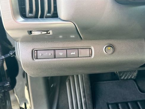 Certified 2024 Nissan Pathfinder SL FWD image 27