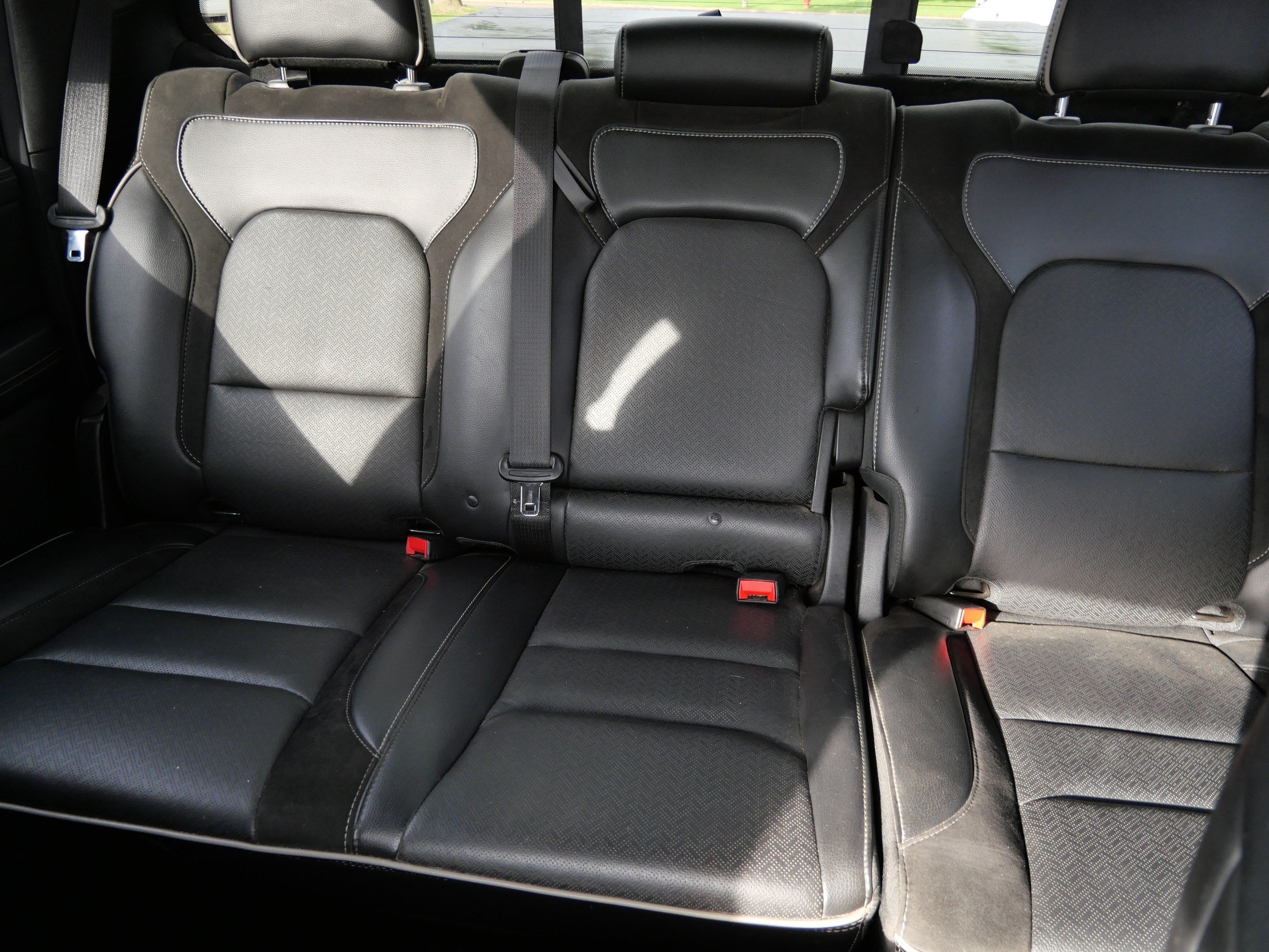 Used 2021 RAM 1500 Laramie w/ Sport Appearance Package AWD/4WD image 13