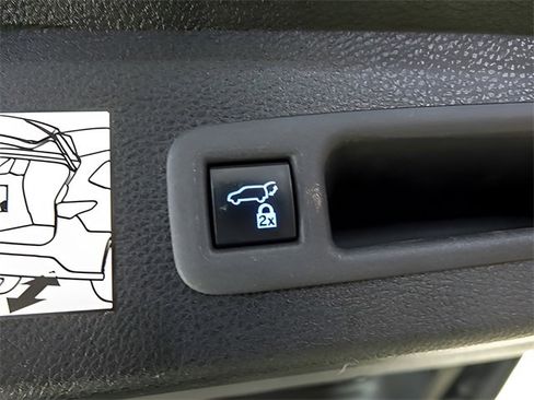 Certified 2024 Toyota Sienna XLE image 25