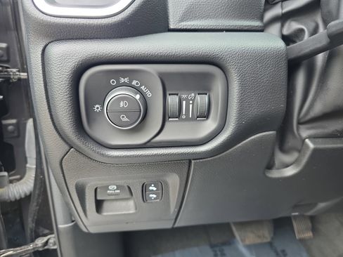 Used 2022 RAM 1500 Laramie RWD image 23