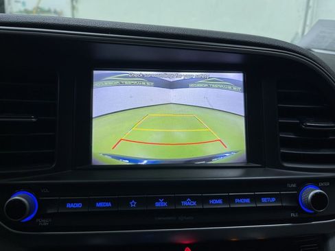 Used 2020 Hyundai Elantra SEL image 21