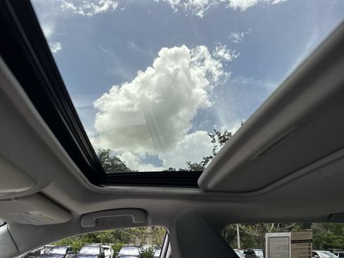 Used 2019 Toyota RAV4 XLE FWD image 52