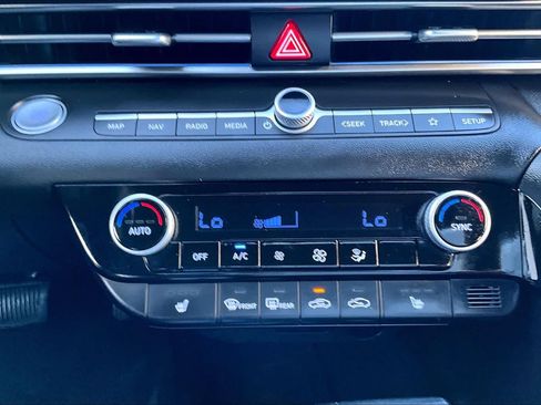Used 2025 Hyundai Elantra SEL FWD image 33