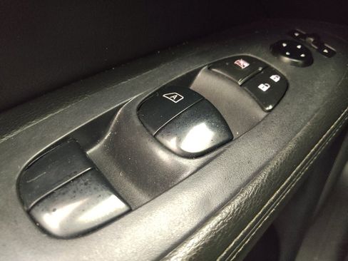 Used 2019 Nissan Pathfinder S FWD image 27