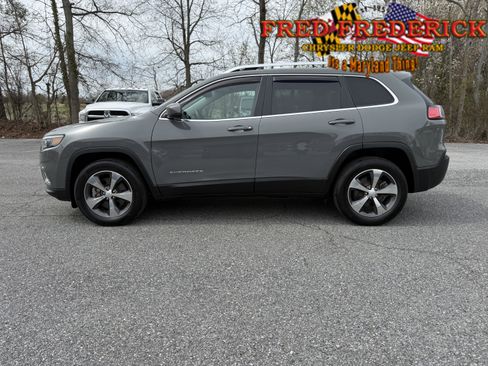 Used 2020 Jeep Cherokee Limited w/ Technology Group image 4