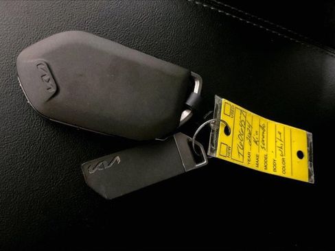 Used 2024 Kia Sorento S w/ Panoramic Sunroof Package AWD/4WD image 11