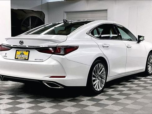 Used 2023 Lexus ES 350 Ultra Luxury w/ Accessory Package (Z2) FWD image 12
