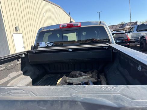 Used 2023 Chevrolet Colorado ZR2 w/ ZR2 Convenience Package III image 19