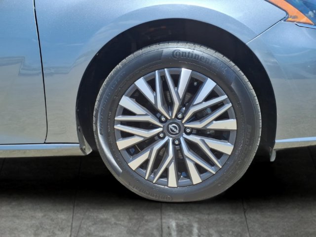 Used 2023 Nissan Altima 2.5 SV AWD/4WD image 9