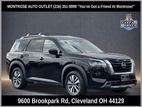 Used 2024 Nissan Pathfinder SL image 1