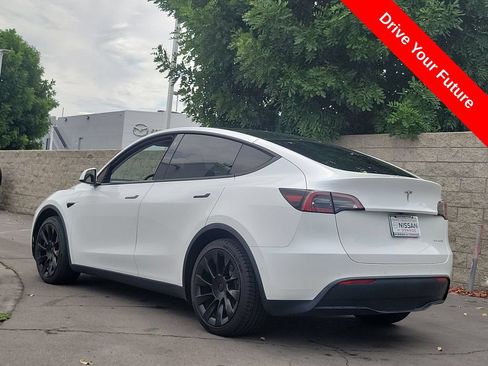 Used 2021 Tesla Model Y Long Range AWD/4WD image 2