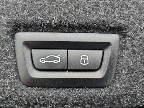 Used 2025 BMW 530i RWD image 13