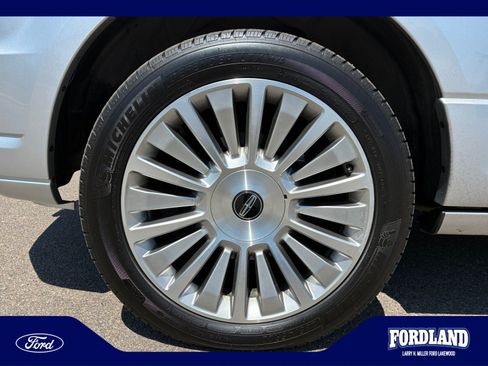Used 2017 Lincoln Navigator Select AWD/4WD image 26