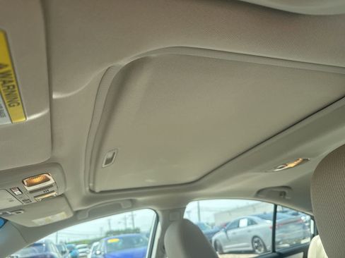 Used 2018 Subaru Legacy 2.5i Premium w/ Moonroof Package AWD/4WD image 16