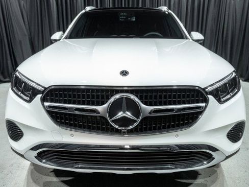 Used 2026 Mercedes-Benz GLC 300 4MATIC image 2