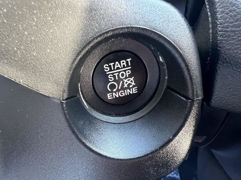 Used 2020 Jeep Compass Latitude w/ Popular Equipment Group FWD image 20