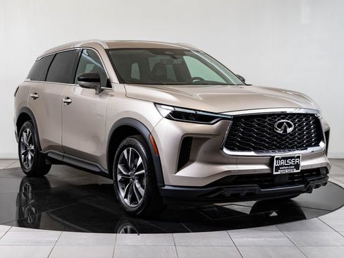 Used 2023 INFINITI QX60 Luxe AWD/4WD image 12