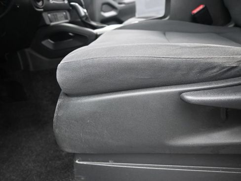 Used 2024 Nissan Frontier S AWD/4WD image 10