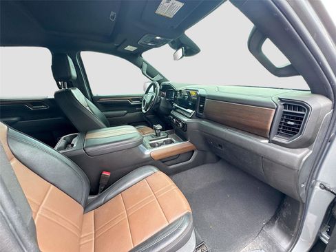 Used 2023 Chevrolet Silverado 1500 High Country w/ Z71 Off-Road Package image 14