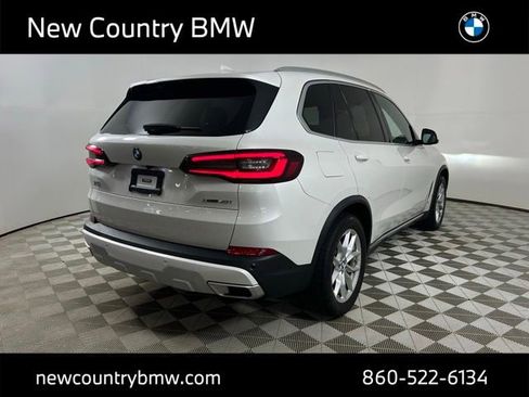 Used 2023 BMW X5 xDrive40i w/ Parking Assistance Package AWD/4WD image 7