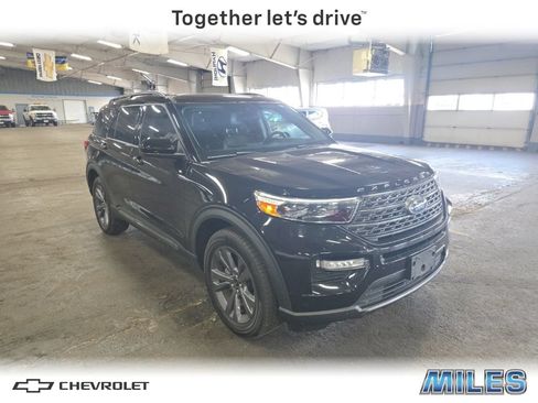 Used 2022 Ford Explorer XLT w/ Equipment Group 202A AWD/4WD image 1