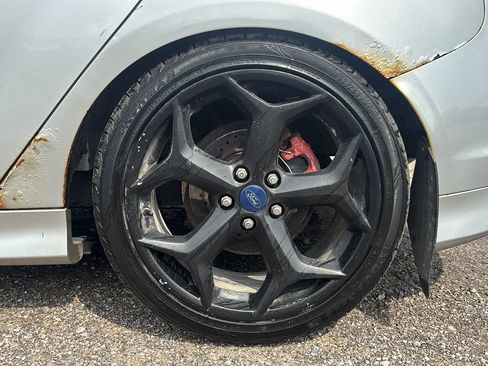 Used 2014 Ford Focus ST w/ Equipment Group 202A FWD image 2